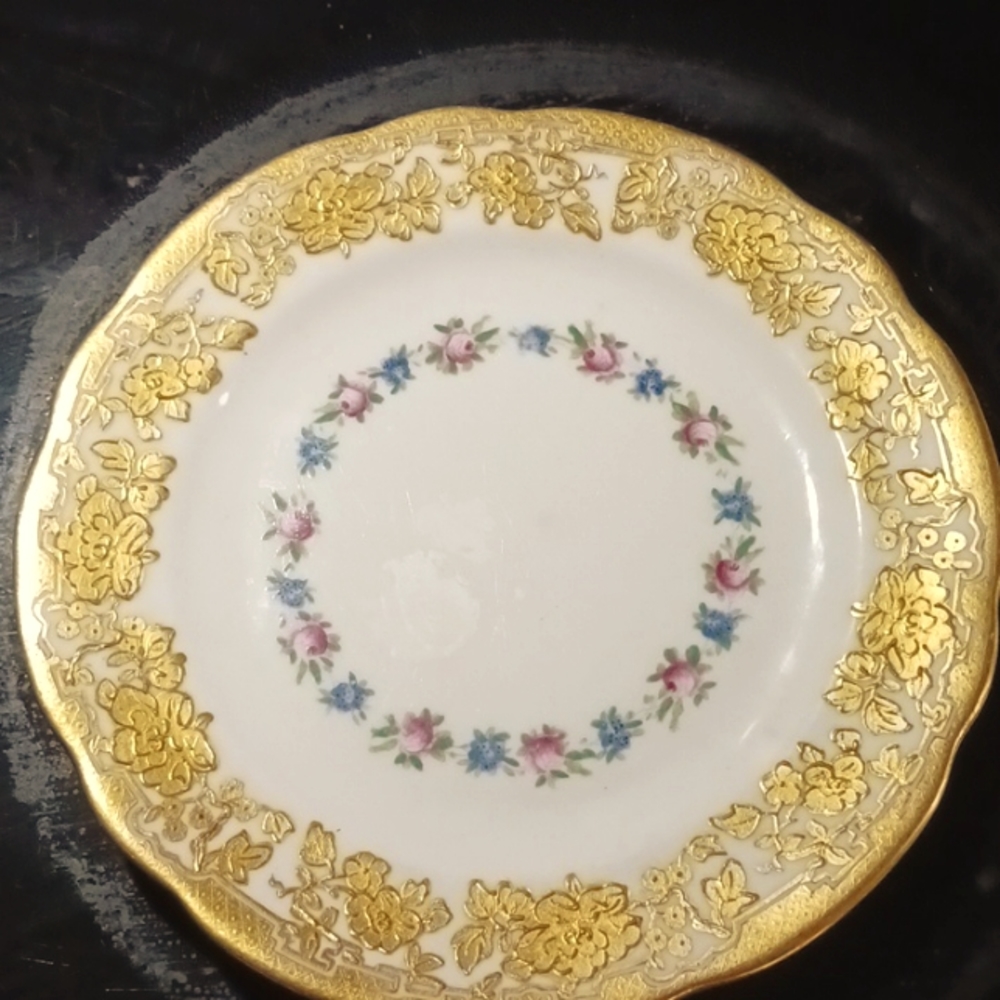 Ovington Brothers England Salad/dessert plates gold tri.
